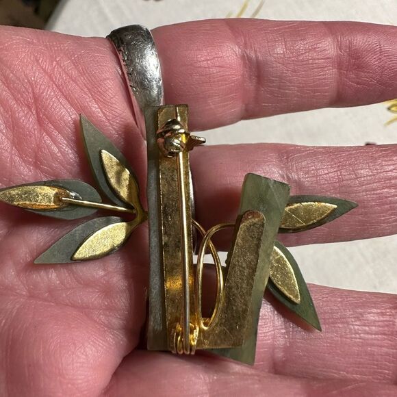 Vintage Jade Gold tone Bamboo Pin Brooch - Picture 3 of 4
